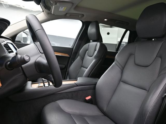 Used 2023 Volvo XC90 B5 Plus w/ Protection Package Premier AWD/4WD image 10