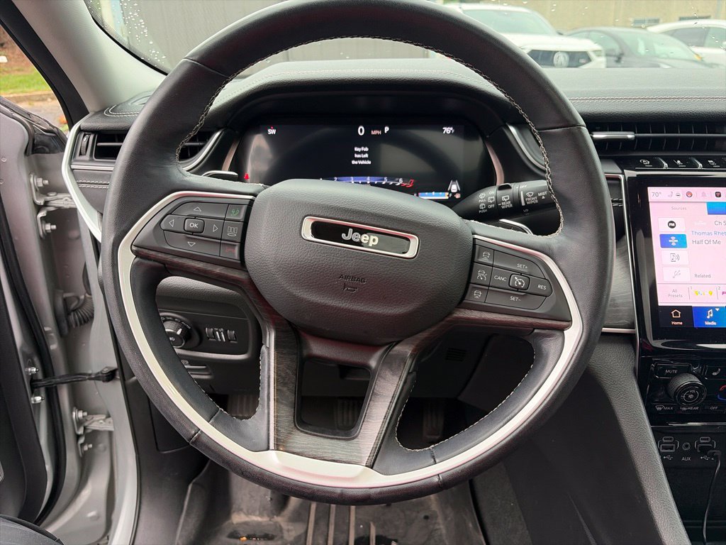 Used 2022 Jeep Grand Cherokee L Limited AWD/4WD image 11