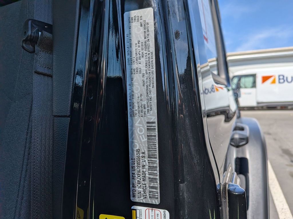 Used 2025 Jeep Wrangler Unlimited Rubicon image 35