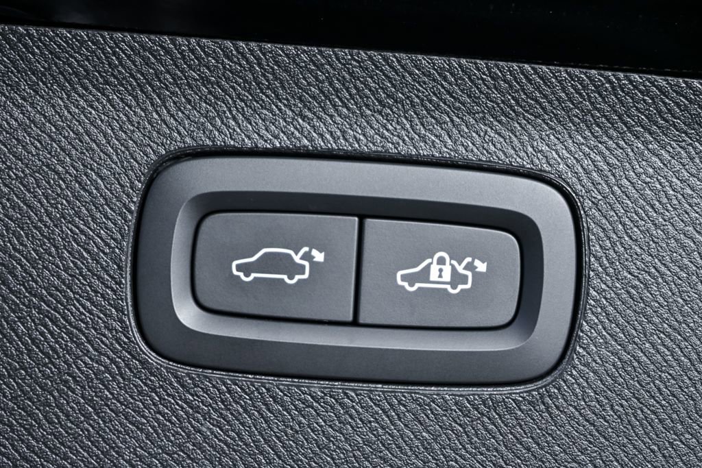 Certified 2024 Volvo XC90 B6 Ultimate w/ Protection Package image 33