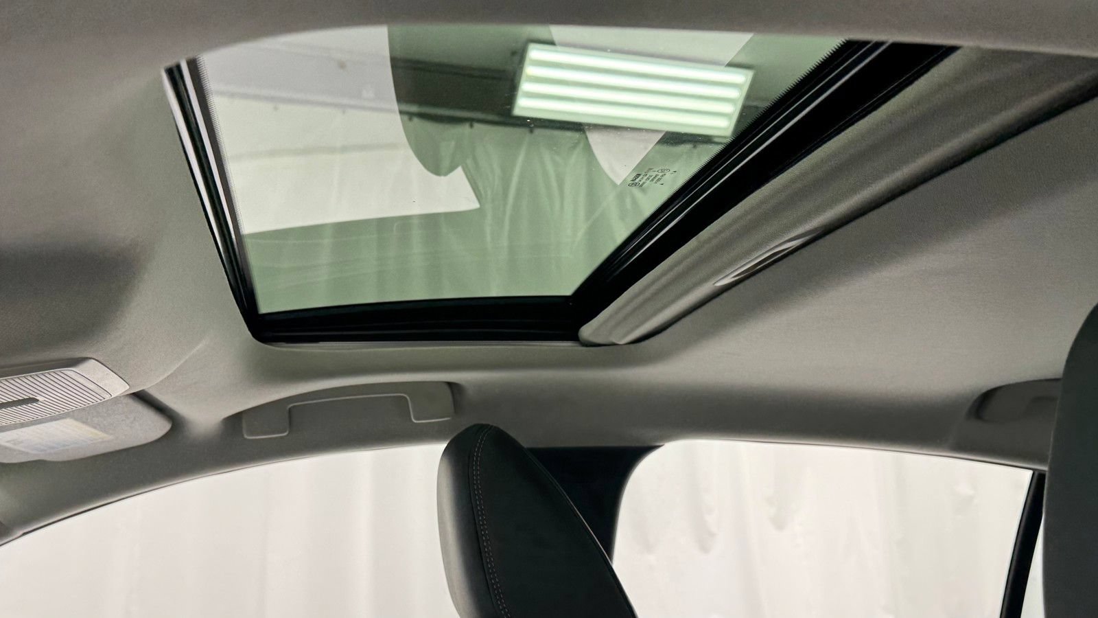 New 2026 Nissan Sentra SR w/ SR Premium Package FWD image 32