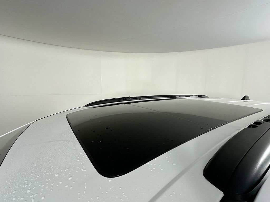 New 2026 Chrysler Pacifica Limited w/ Uconnect Theater Family Group image 28