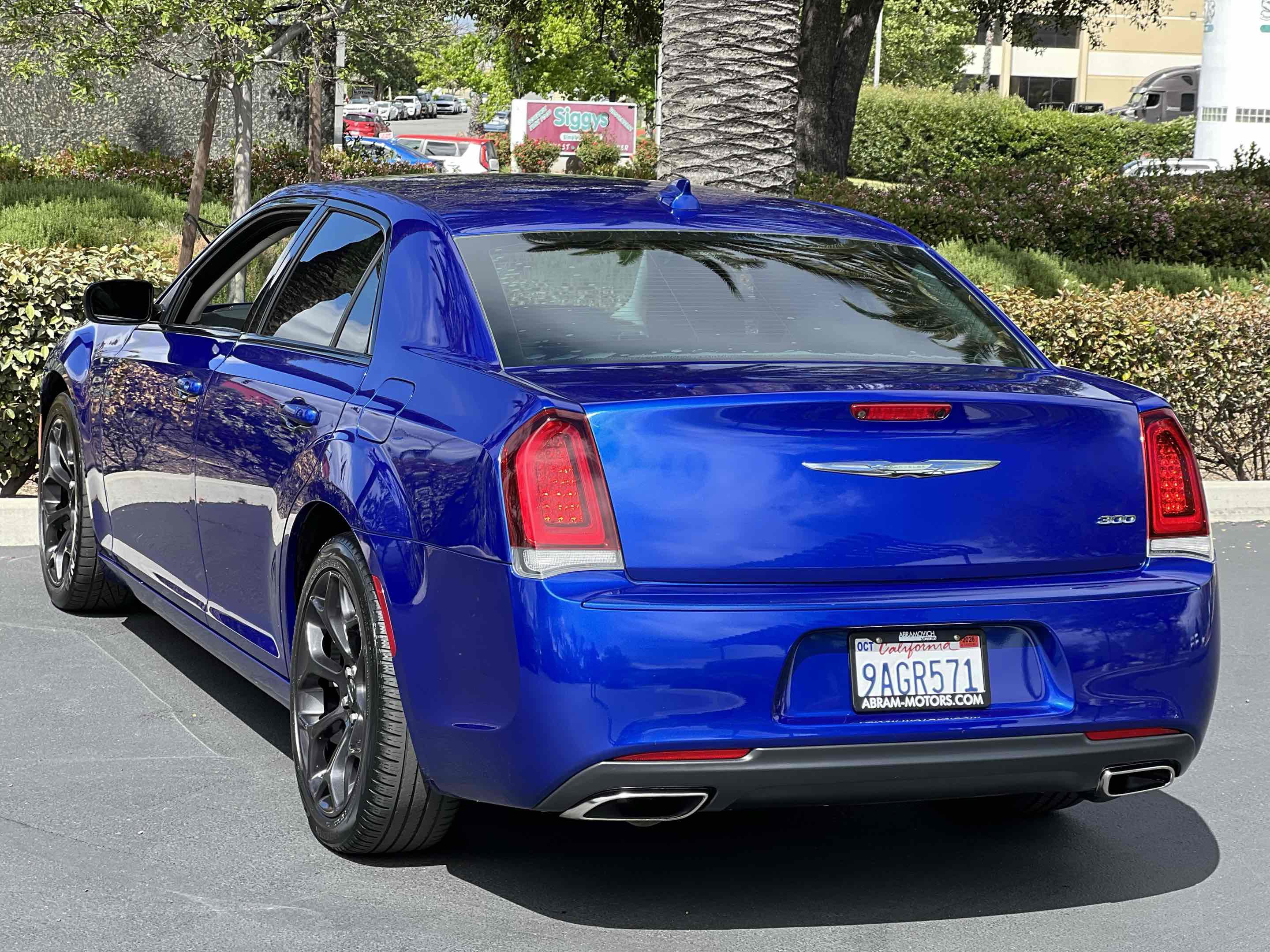 Used 2019 Chrysler 300 Touring w/ Sport Appearance Package image 18
