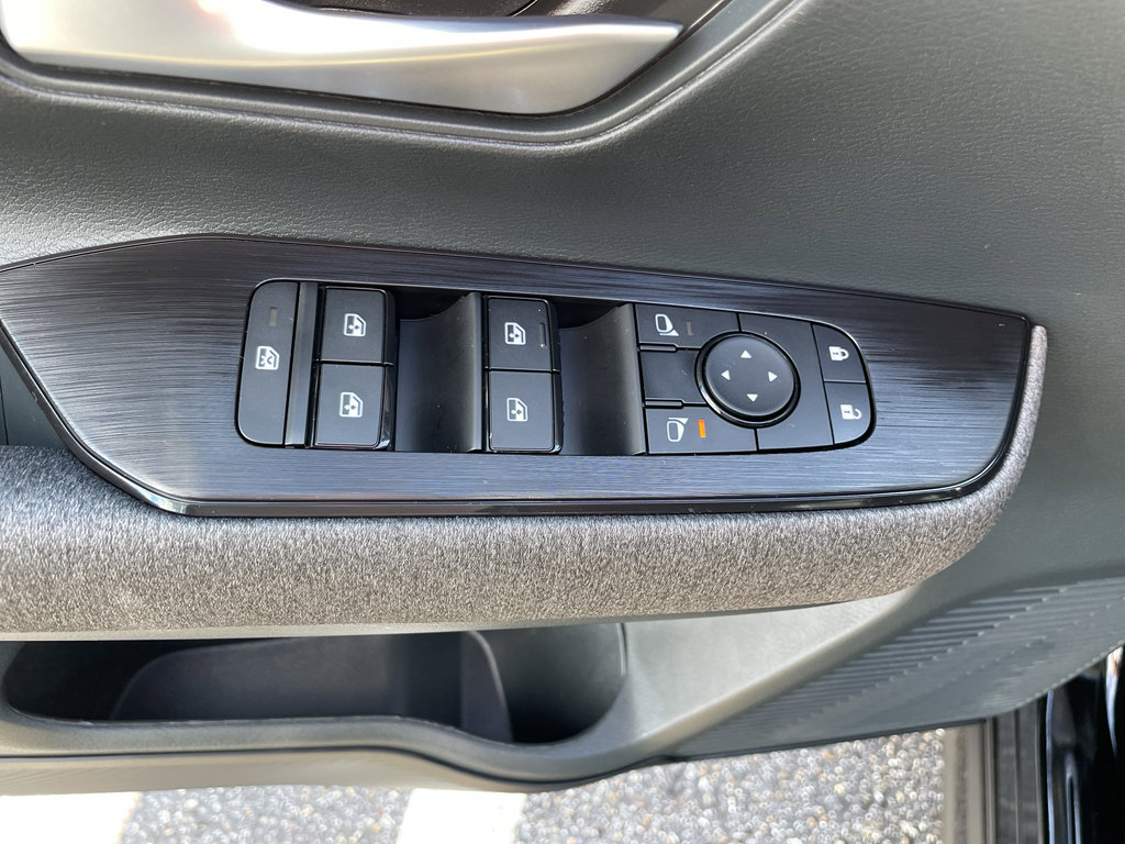 New 2025 Nissan Kicks SV w/ SV Premium Package image 9