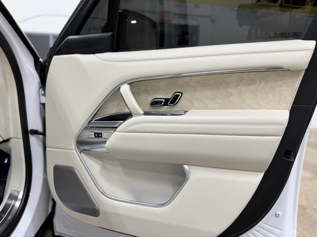 Used 2023 Land Rover Range Rover SV AWD/4WD image 58
