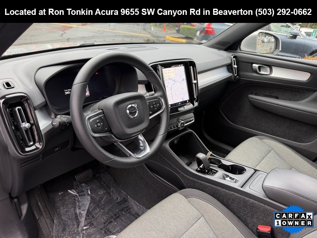 Used 2024 Volvo XC40 B5 Core image 16