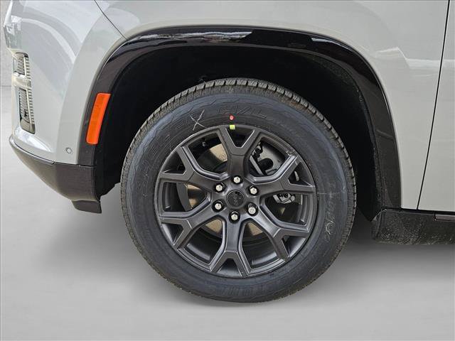 New 2026 Jeep Grand Wagoneer L Limited w/ Premium Group II AWD/4WD image 10