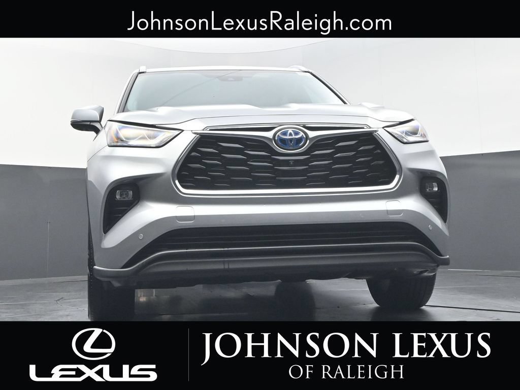 Used 2024 Toyota Highlander Limited AWD/4WD image 15
