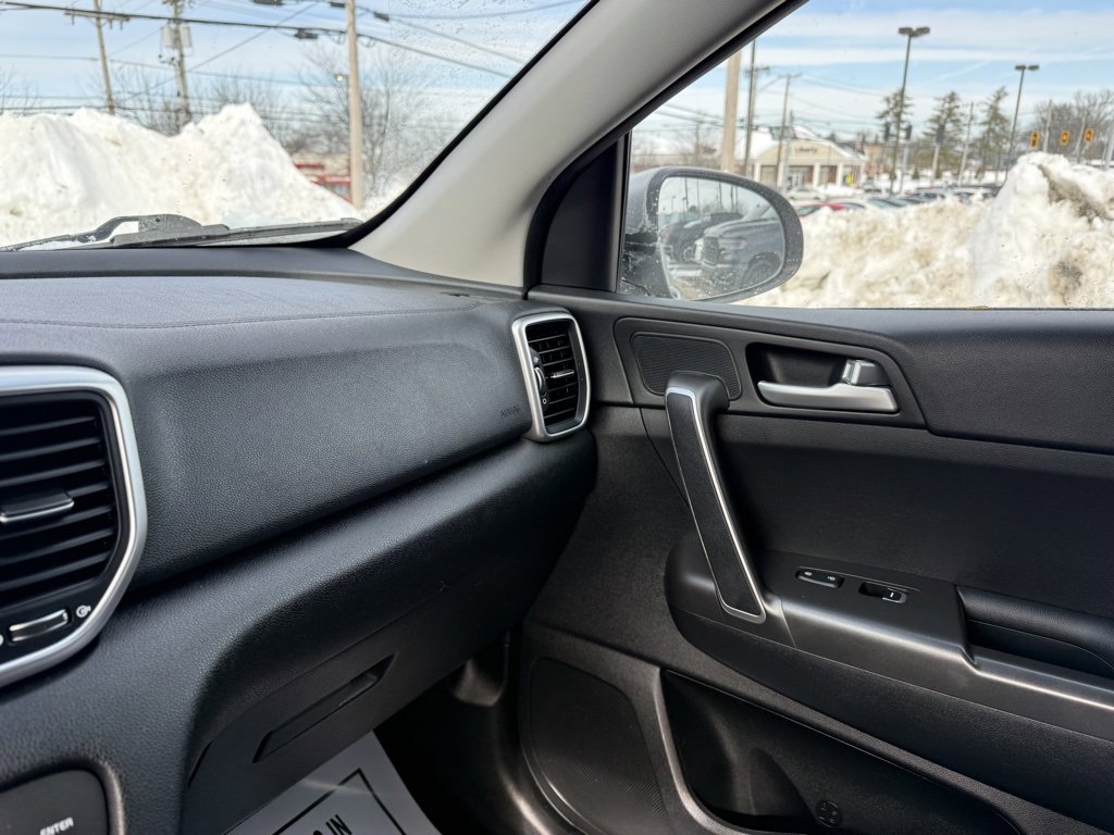 Used 2020 Kia Sportage LX image 20