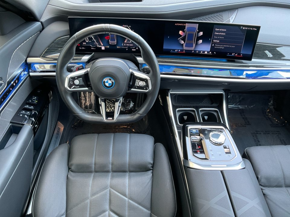 Certified 2024 BMW i7 eDrive50 w/ M Sport Package RWD image 33