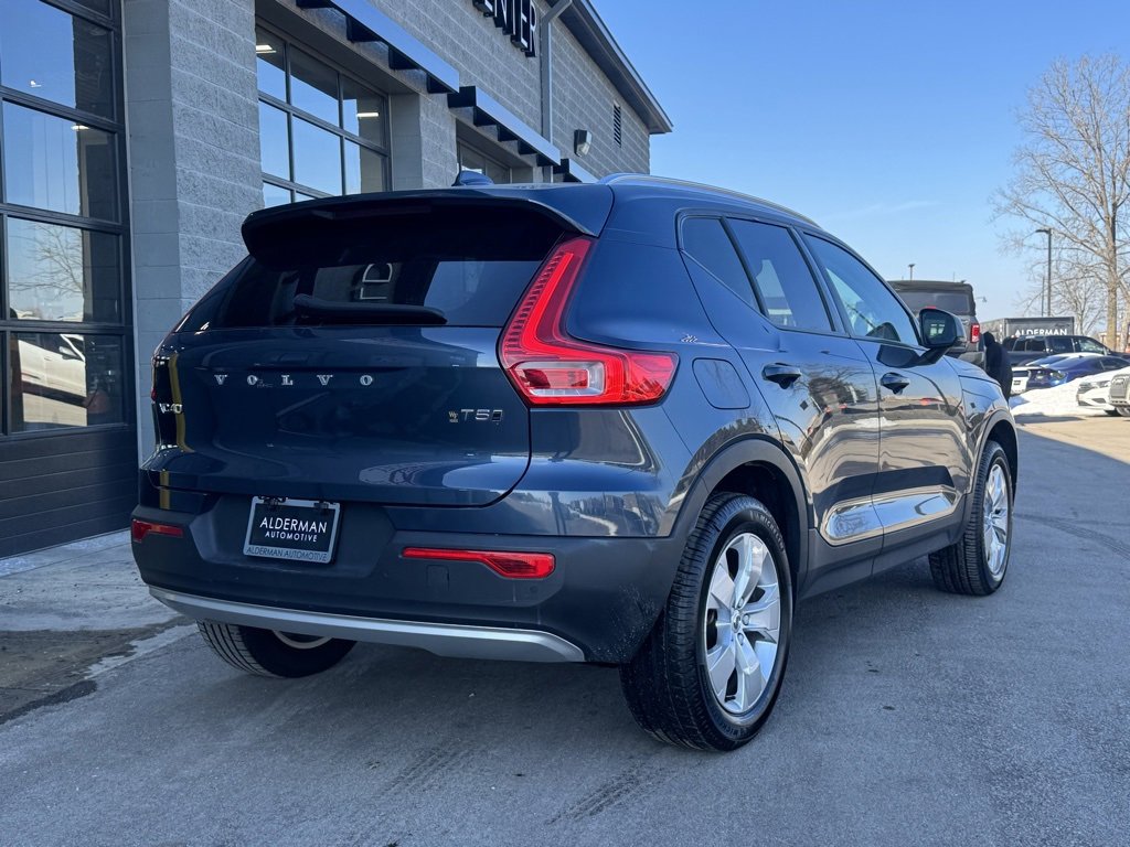 Used 2021 Volvo XC40 T5 Momentum w/ Premium Package image 52