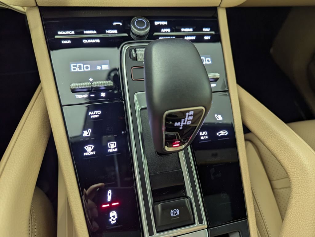 Used 2022 Porsche Cayenne Coupe image 45