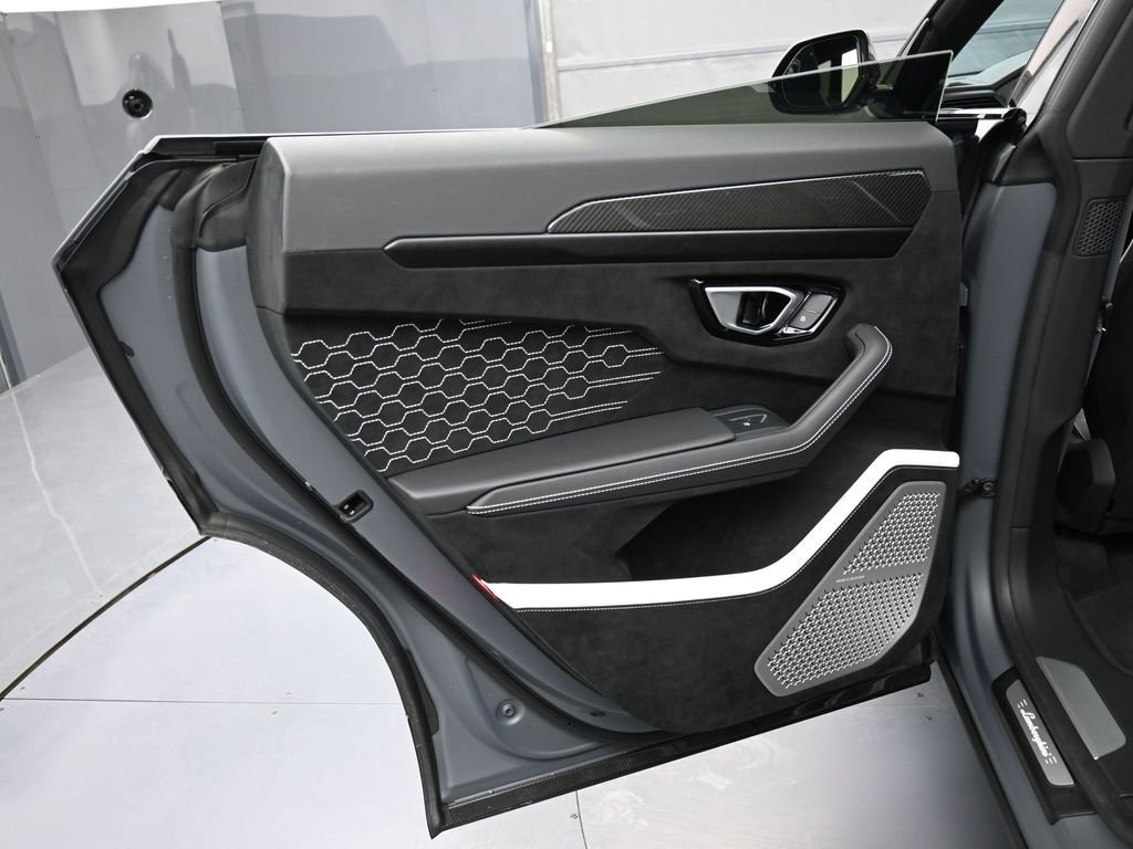 Used 2024 Lamborghini Urus Performante image 25
