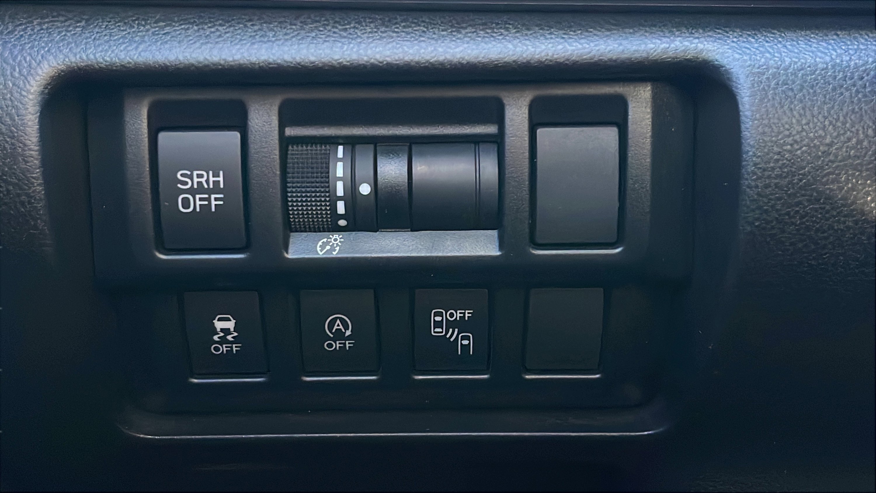 Used 2020 Subaru Crosstrek 2.0i Limited w/ Moonroof Package w/Navigation image 19