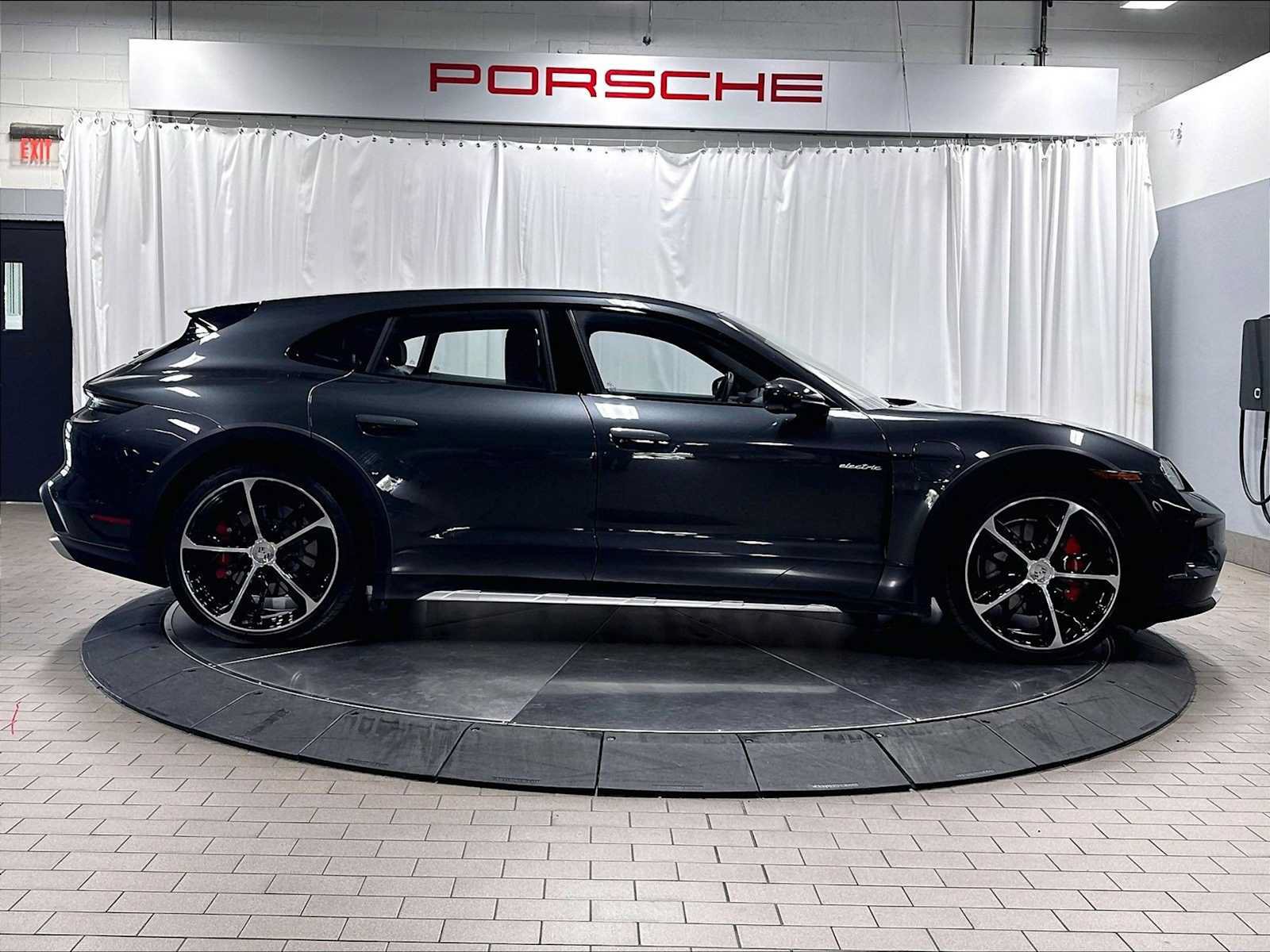 Used 2025 Porsche Taycan 4S AWD/4WD image 10