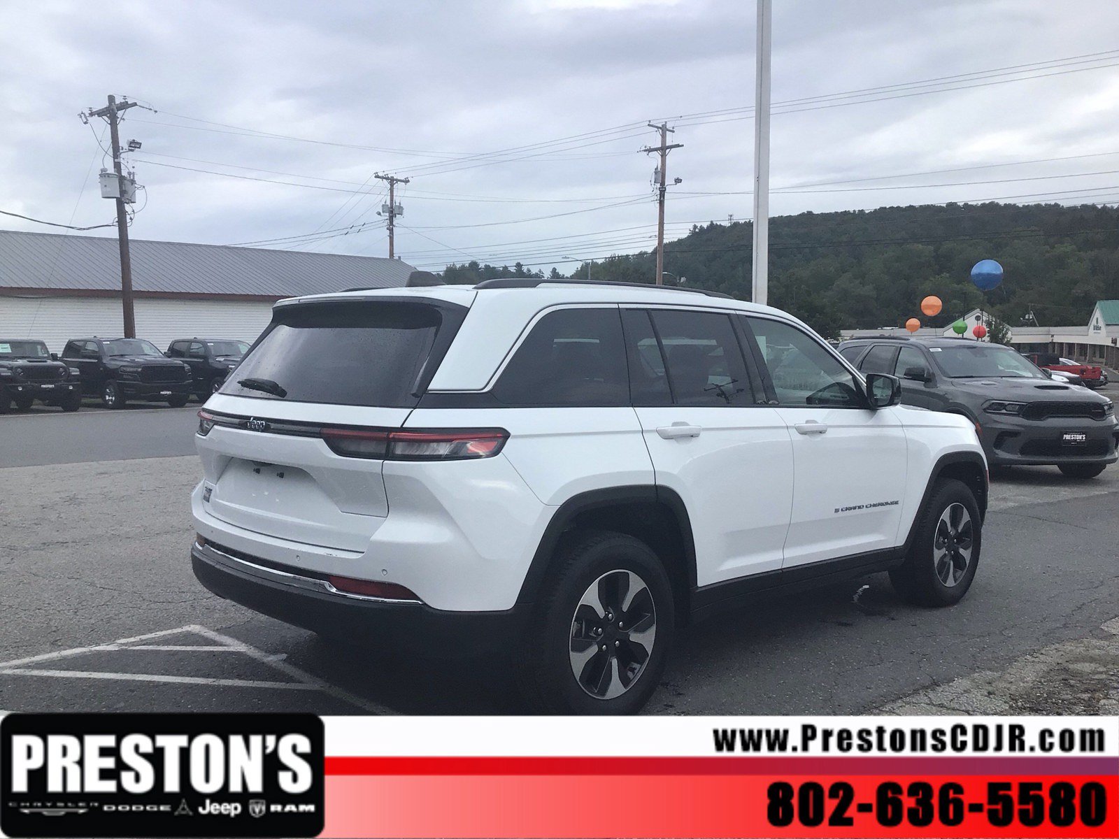 Used 2024 Jeep Grand Cherokee Limited 4xe AWD/4WD image 5