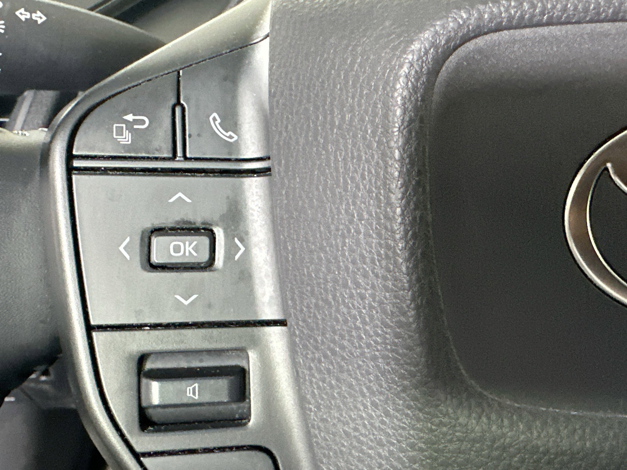 Used 2024 Toyota Prius LE image 16