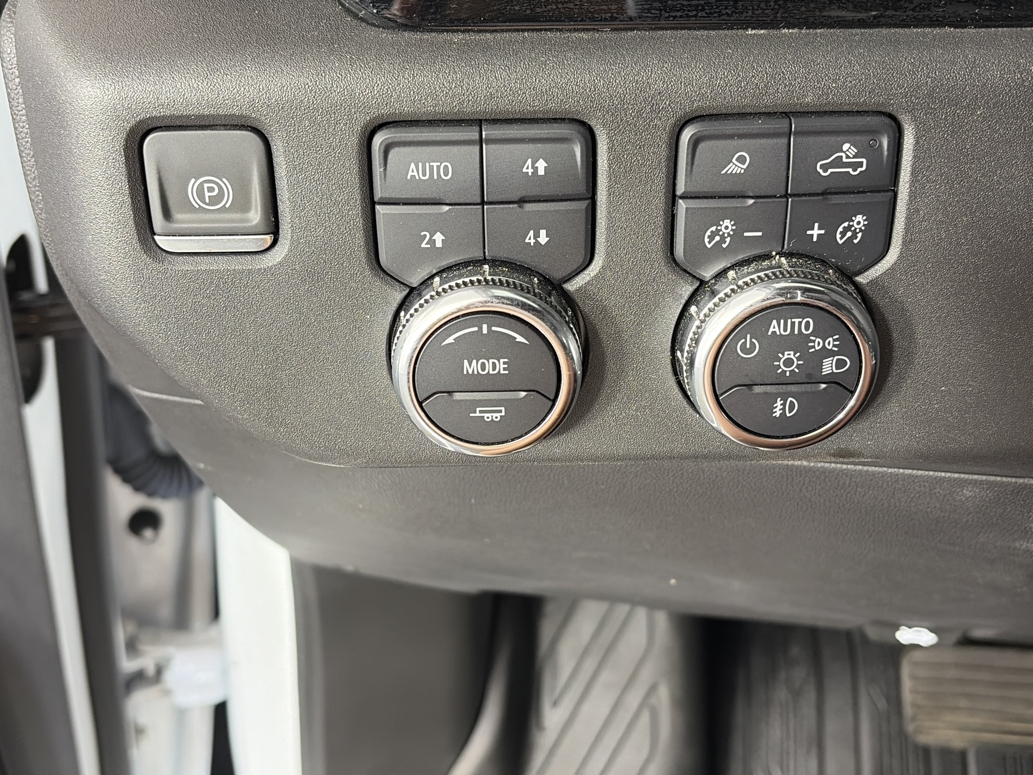 Used 2024 GMC Sierra 1500 SLT w/ SLT Premium Plus Package AWD/4WD image 32