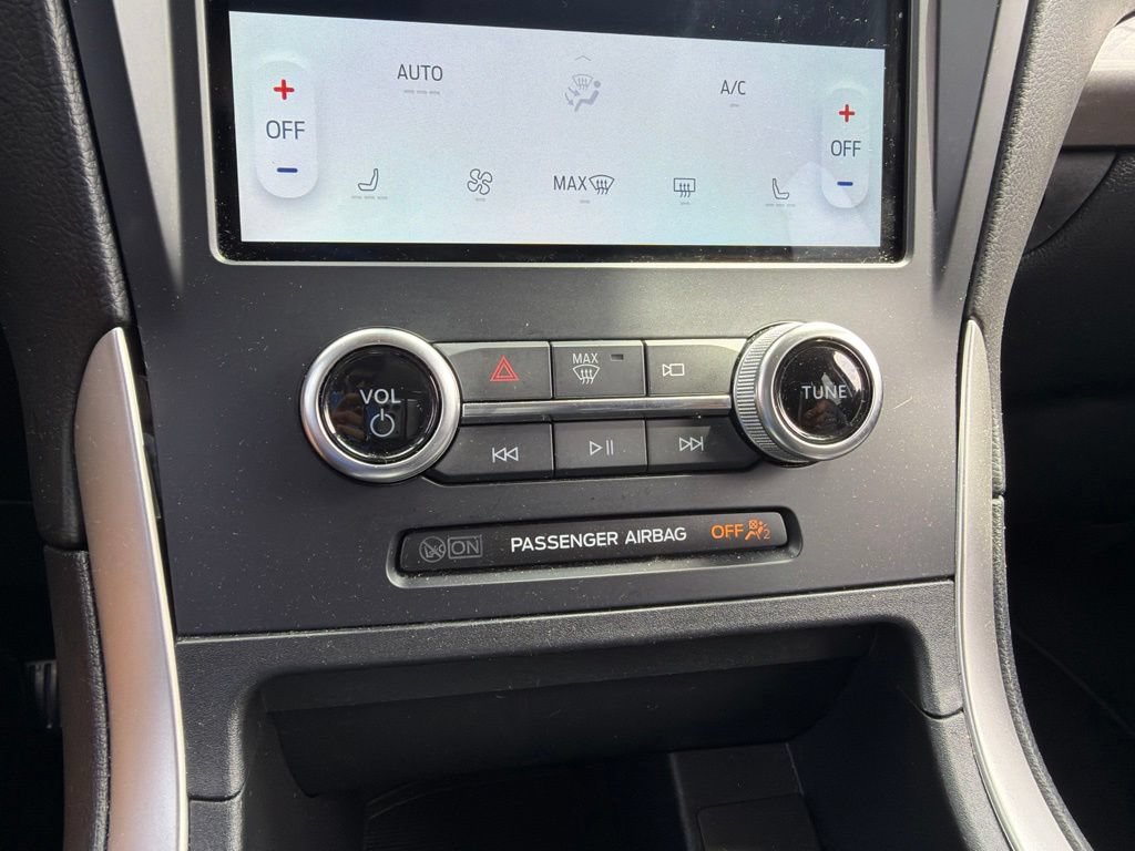 Used 2024 Ford Edge SEL AWD/4WD image 16