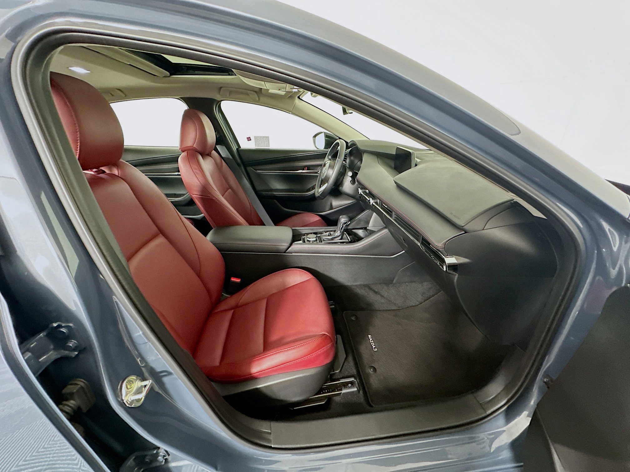 Used 2025 MAZDA MAZDA3 s image 30