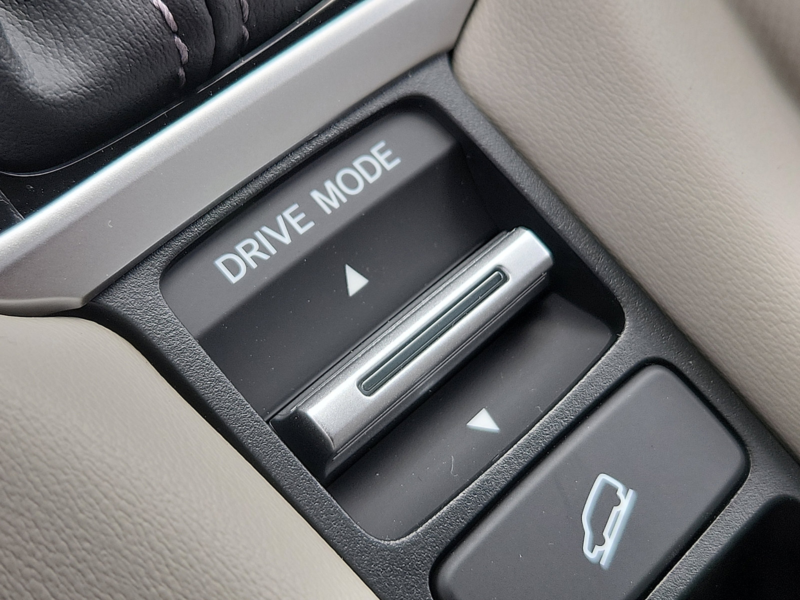 New 2026 Honda HR-V EX-L image 18