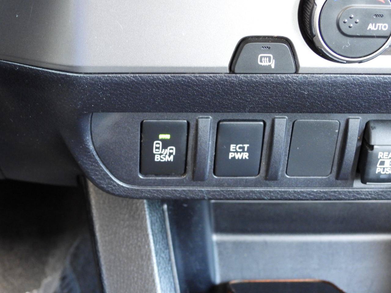 Used 2022 Toyota Tacoma SR5 w/ Technology Package RWD image 62