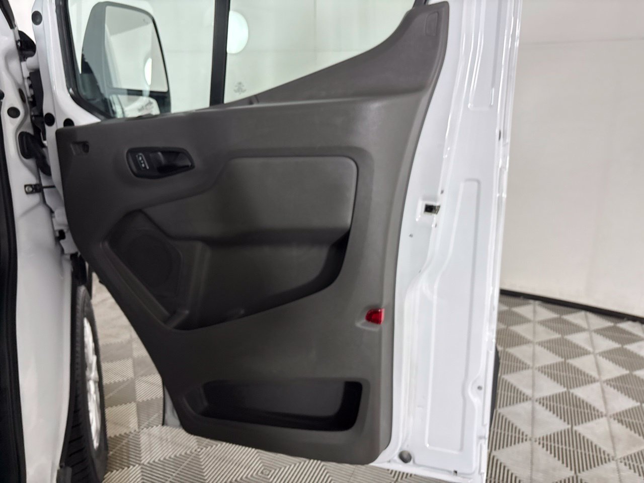 Used 2025 Ford Transit 350 XLT RWD image 19