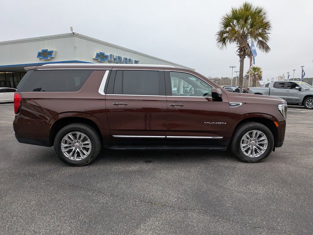 Used 2022 GMC Yukon XL SLT AWD/4WD image 5