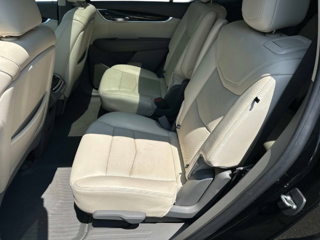 Used 2020 Cadillac XT6 Premium Luxury AWD/4WD image 13