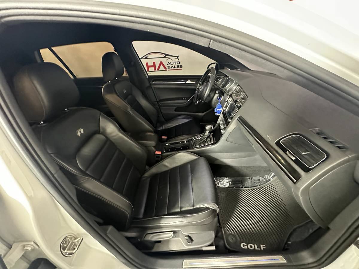 Used 2017 Volkswagen Golf R 4-Door AWD/4WD image 21