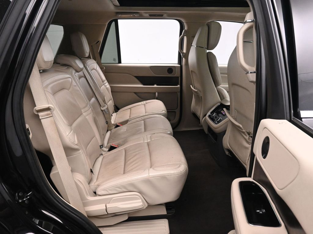 Used 2020 Lincoln Navigator Reserve w/ Cargo Convenience Package AWD/4WD image 21