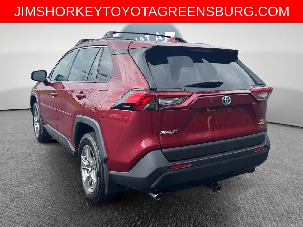 Used 2022 Toyota RAV4 LE AWD/4WD image 5
