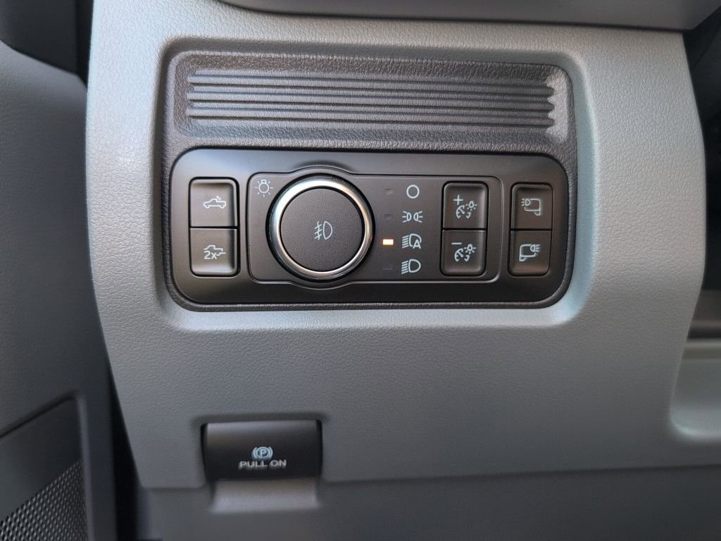 New 2026 Ford F250 XLT w/ XLT Premium Package image 24