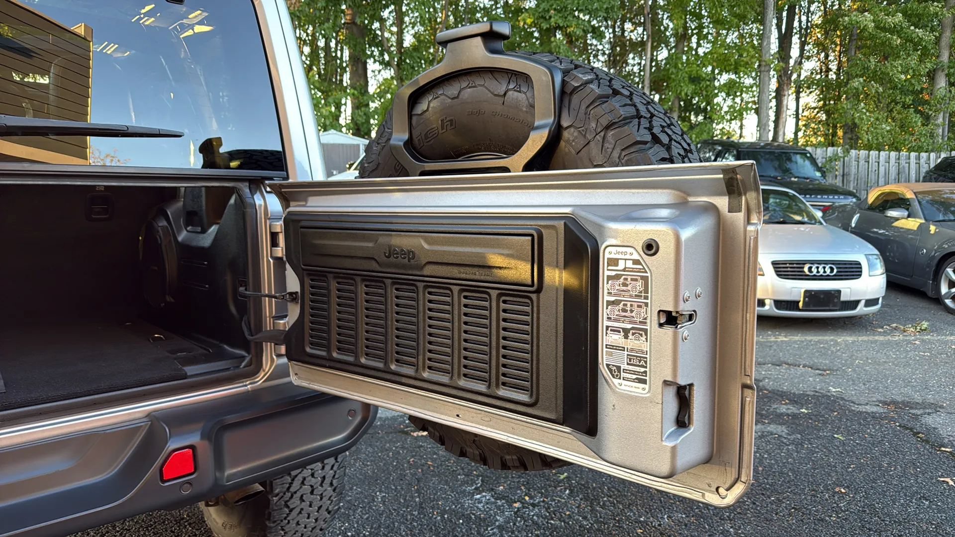 Used 2019 Jeep Wrangler Unlimited Sahara w/ Quick Order Package 24M Moab AWD/4WD image 47