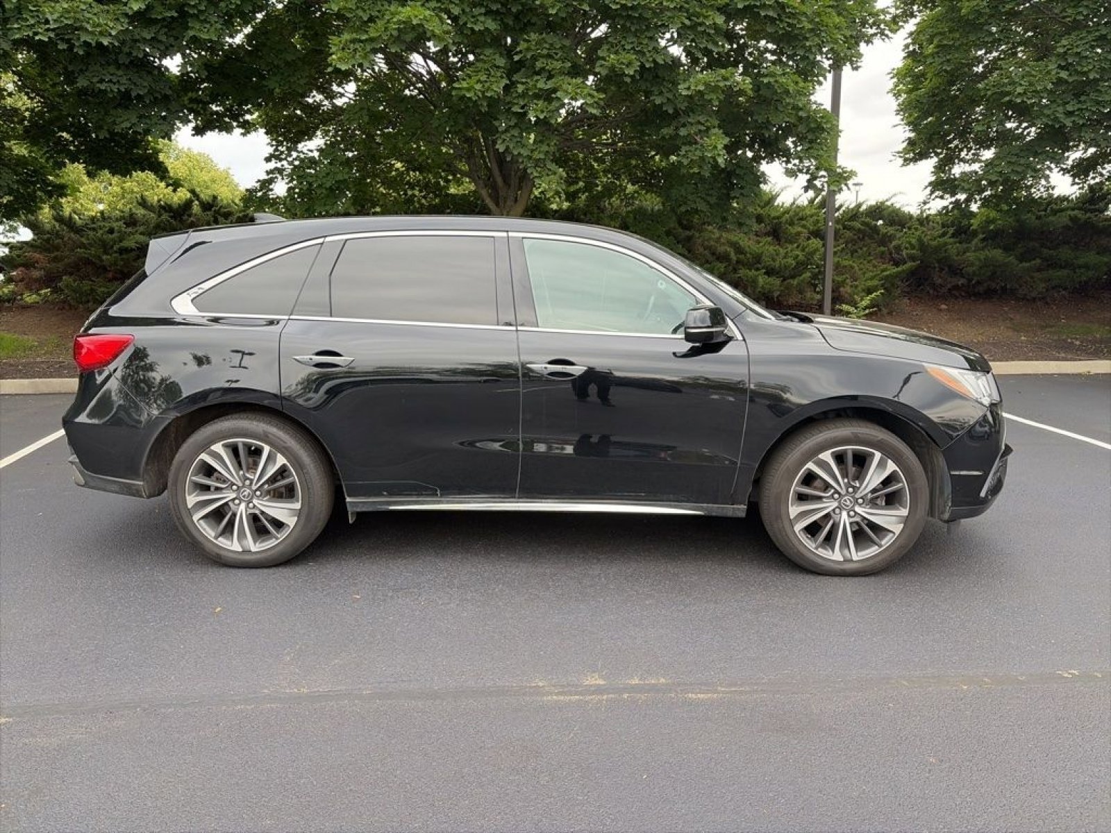 Used 2019 Acura MDX w/ Technology & Entertainment AWD/4WD image 5