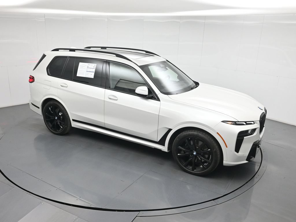 Used 2025 BMW X7 xDrive40i w/ M Sport Package AWD/4WD image 40