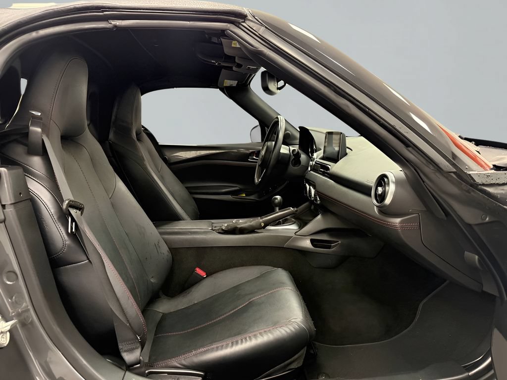 Used 2019 MAZDA MX-5 Miata Grand Touring w/ GT-S Package RWD image 12