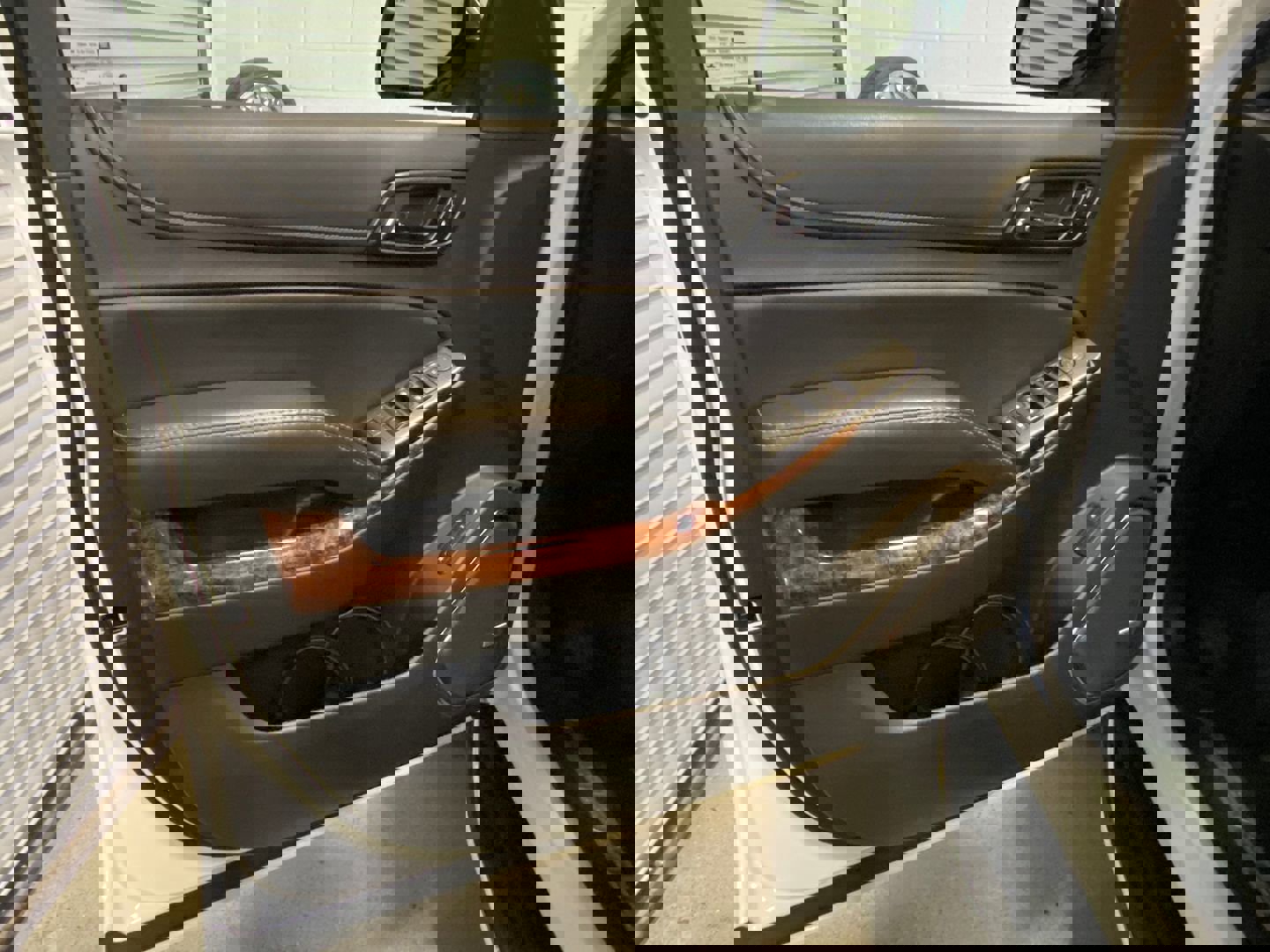 Used 2017 Chevrolet Suburban Premier image 21