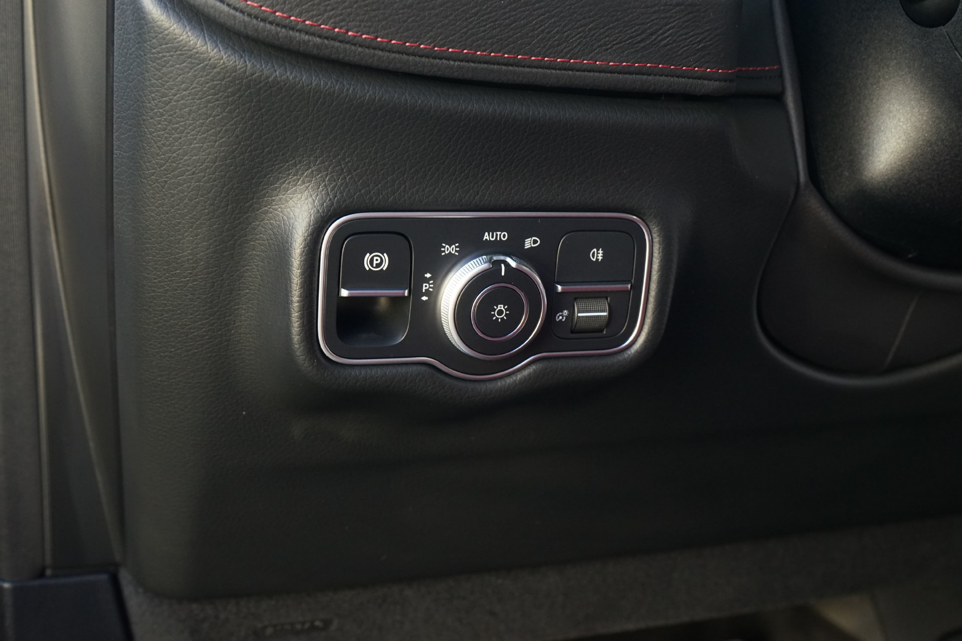 Used 2027 Mercedes-Benz G 63 AMG 4MATIC image 31