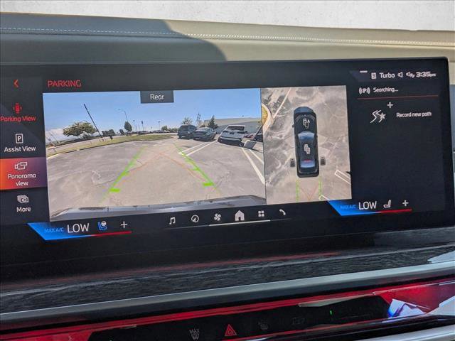 Used 2024 BMW i7 M70 w/ Premium Package image 14