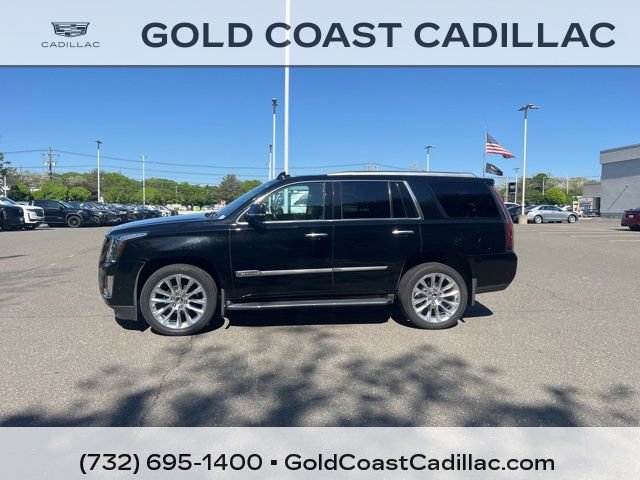 Used 2020 Cadillac Escalade Luxury AWD/4WD image 2
