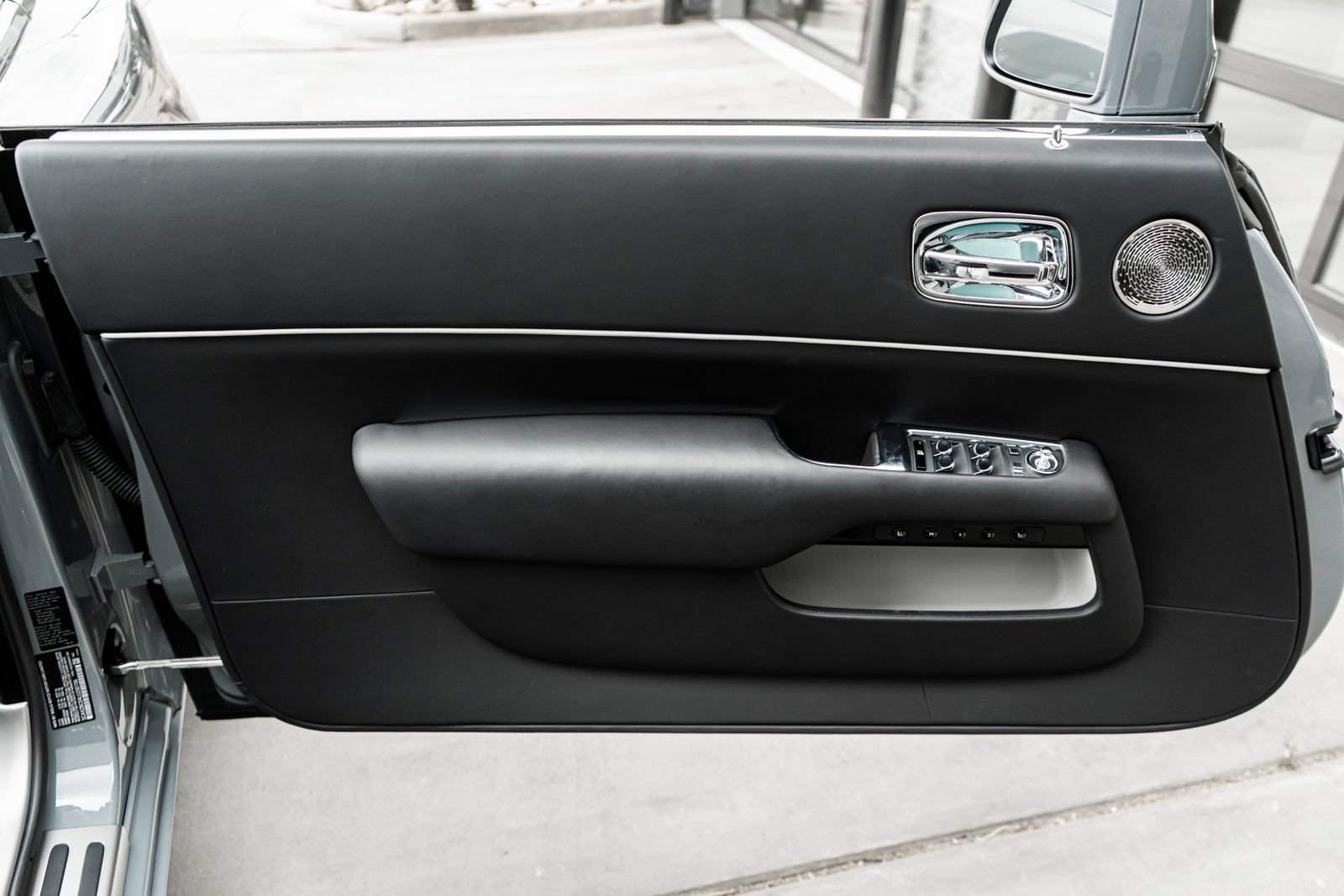 Used 2020 Rolls-Royce Dawn RWD image 25