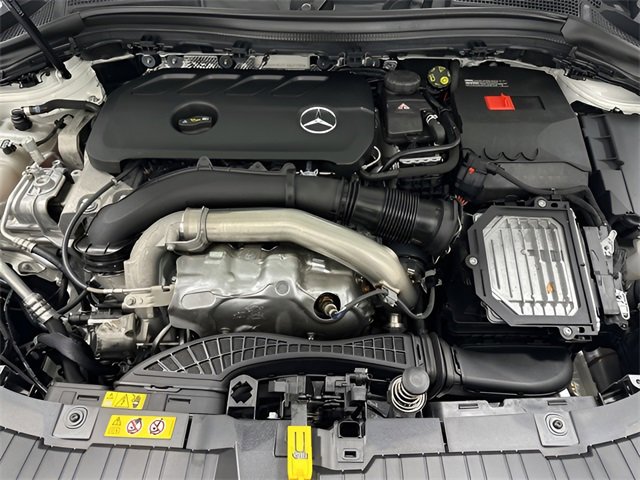 Used 2025 Mercedes-Benz GLA 250 4MATIC image 10