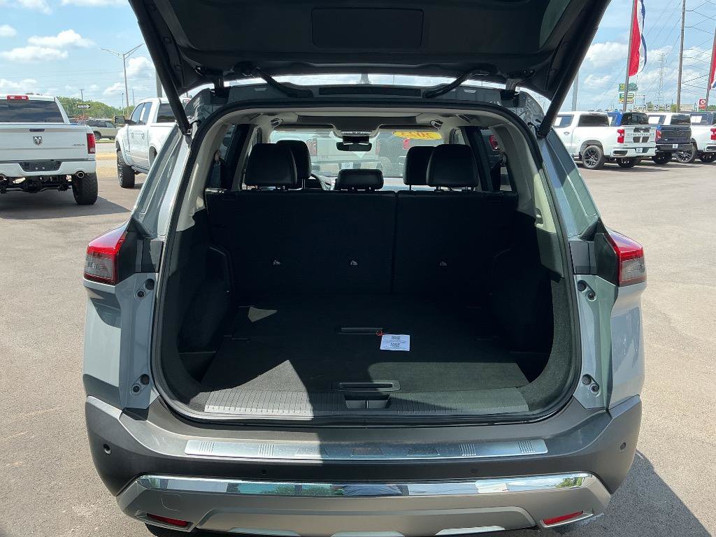 Used 2023 Nissan Rogue Platinum w/ Platinum Premium Package FWD image 8