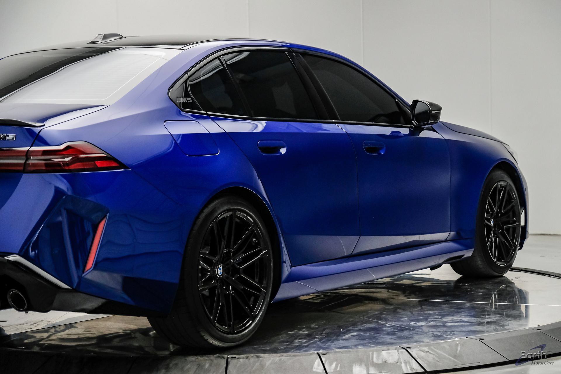 Used 2025 BMW M5 w/ Carbon Package AWD/4WD image 19