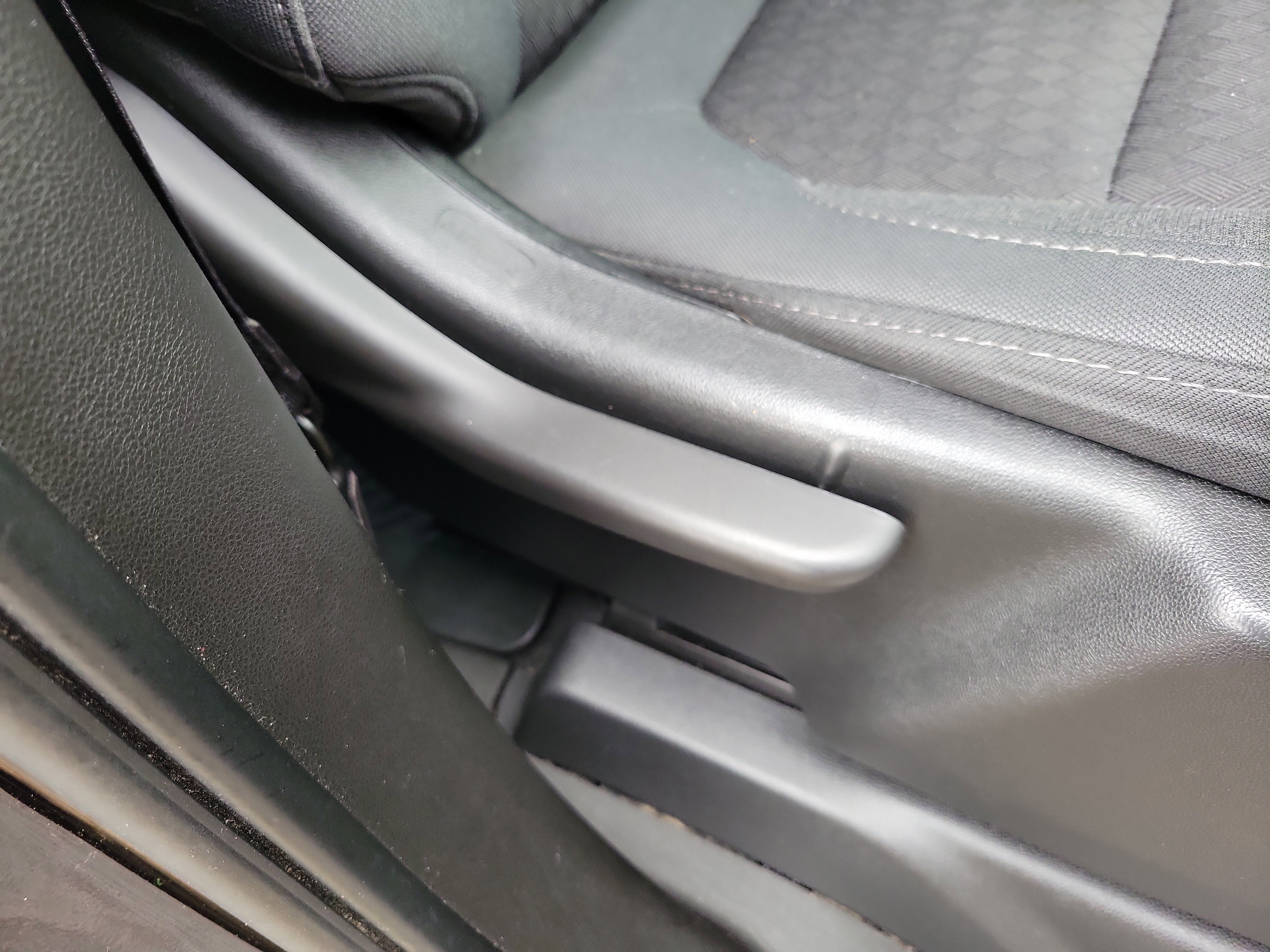 Used 2020 Chevrolet Silverado 1500 LT w/ All-Star Edition image 9