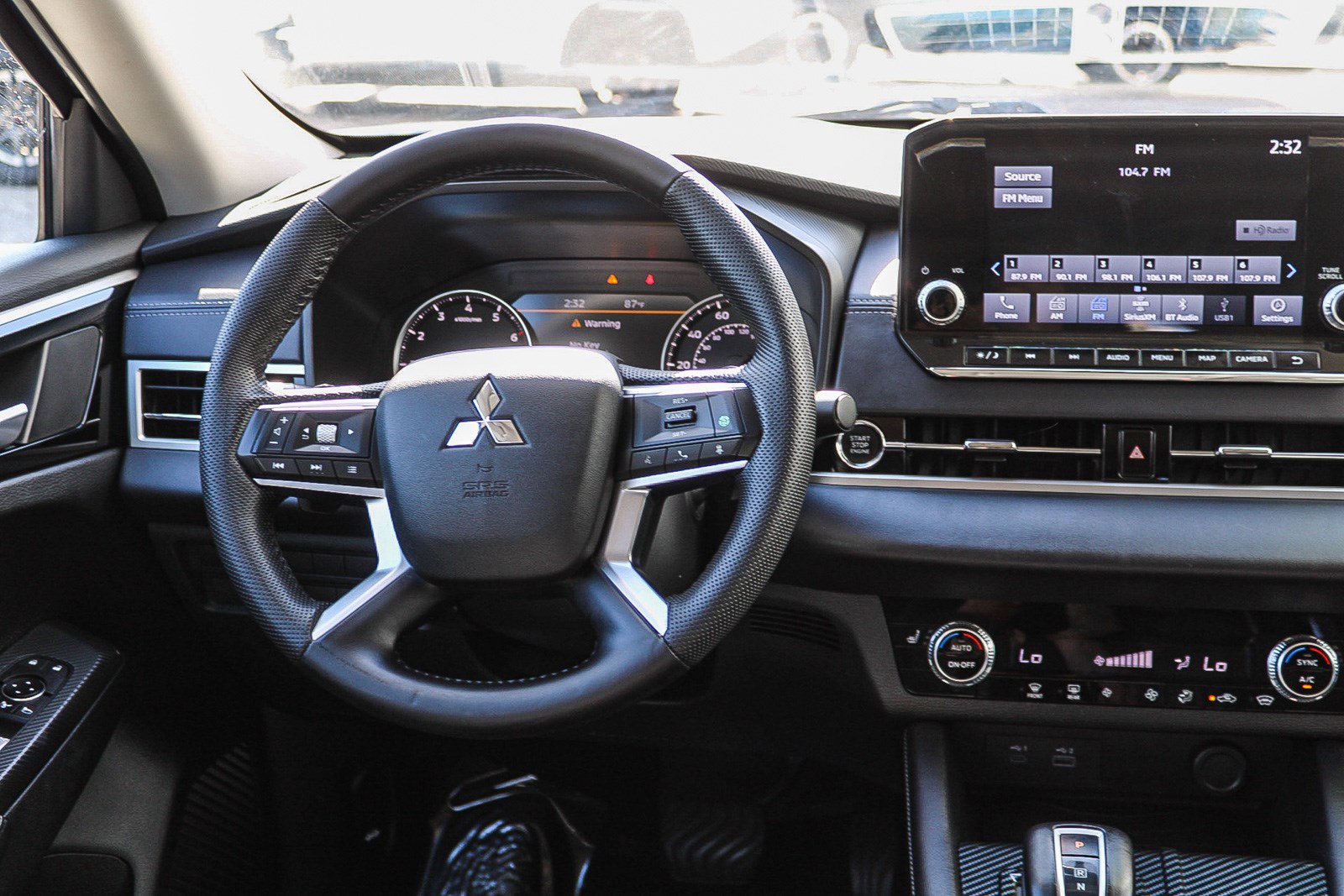 Used 2023 Mitsubishi Outlander SE AWD/4WD image 15