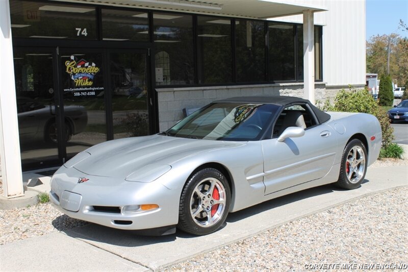 Used 2002 Chevrolet Corvette Coupe w/ Preferred Equipment Group2 RWD image 1