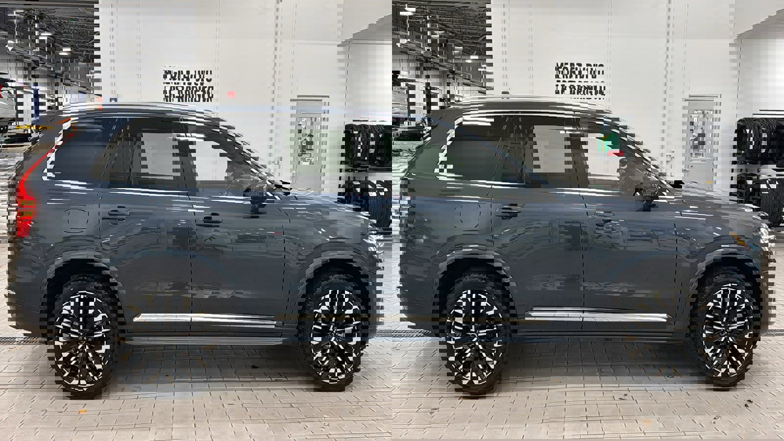 Used 2026 Volvo XC90 B5 Core w/ Protection Package Premier image 4