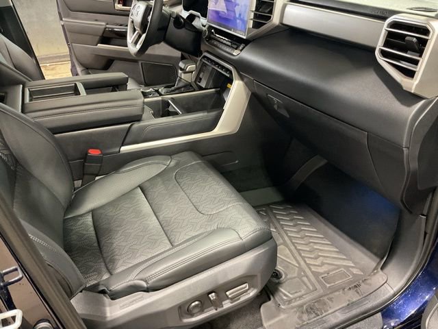 Used 2024 Toyota Tundra Limited AWD/4WD image 19